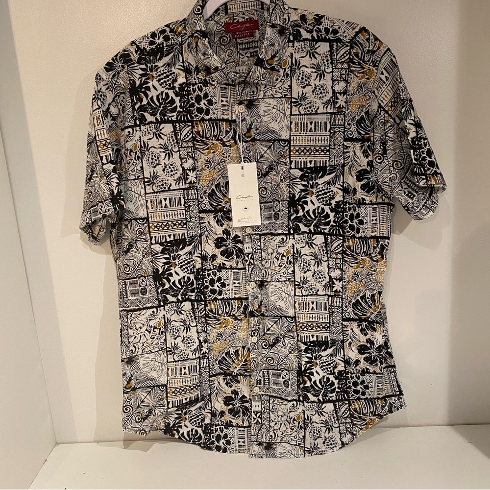 Black and White Geometric Casual Button Down Shirt new with tags